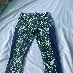 Women's Patterned Leggings - Black and Green